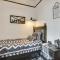 5 Mi to Millennium Park Apartment with Fireplaces