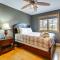 Sterling Heights Getaway with Fire Pit! - Sterling Heights