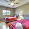 Sterling Heights Getaway with Fire Pit! - Sterling Heights