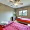 Sterling Heights Getaway with Fire Pit! - Sterling Heights