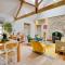 Pope Lodge: Stunning Stone Coach House Conversion - Alnmouth