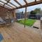 Modern And Spacious 3 Bedroom Family House with Workspace