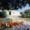 Tenuta Busulmone con piscina Val di Noto Villa & suits