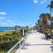 Ranch Style, King Bed, Guitar, BBQ- 1 Dollar rides to Beach & Downtown