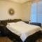 Luxury Oakville Home, Hot Tub, Fireplace, New Home