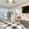 Game Room and Pool Access Spacious Cabin in Arnold
