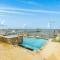 Kemah Bayfront Luxury Resort Getaway with Pool - Kemah