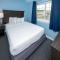 Commander Beach House Hotel