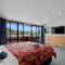 Waimarama Hideaway - Waikawa Holiday Home
