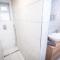 Kings Arms Suites - Luxury Double - Waterfall Shower - Self Check In