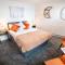 Kings Arms Suites - Luxury Double - Waterfall Shower - Self Check In