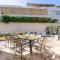 Fleetwood 3 63 Shoal Bay Road Relaxed living with water views overlooking Shoal Bay