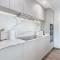 Top-floor Luxury 2br With Stunning Marina View - 迪拜