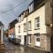 Inviting Traditional Fishermens cottage in the heart of the village, close to the harbour