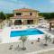 Beautiful Villa Vita Maris with heated pool - Kras