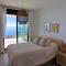 Beachfront Idilia Views