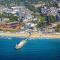 Bournecoast: Modern apartment near beaches -FM9580