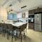 Modern 2BR Apartment with Pool, Veranda & Garden in Paphos - Pafos