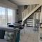 Duplex climatisé 4 pers, balcon, parking privé, proche plages et commerces - FR-1-335-168 - 耶尔