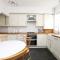 Sunny Victorian 2BR Townhouse Oxford Pass the Keys