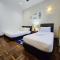 Little Heaven by Sky Hive, A Beach Front Bungalow - 丹绒武雅
