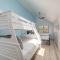 Bright and Airy Myrtle Beach Condo 1 Block to Ocean - Myrtle Beach