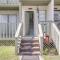 Bright and Airy Myrtle Beach Condo 1 Block to Ocean - Myrtle Beach
