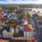 Large, quiet and centrally located apartment