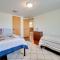 Pet-Friendly Cabin on 3 Acres 7 Mi to Uvalde!