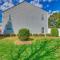 Cozy Greensboro Townhome with Community Pool and Grill