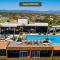 Amazing Condo with Pool - Gym - 5 min to Beach