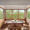 Hot Tub, Screened Porch, Grill, WiFi - Huge Cabin!