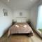 This spectacular 3-bedroom apart