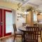 The Collector's Hideaway - Burnet