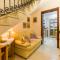 Sunny Maltese townhouse Madonnina Kalkara - Happy Rentals