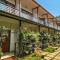 YogiTree Beach Resort & Cafe, Morjim