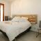 Spiaggia Azzurro -lakeside with terrace - Happy Rentals