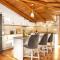 Mirabilia Loft - Amazing Views and Steps from Banana Beach