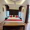 Divan Clarks Inn Goa
