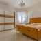 Amazing Home In Galizana