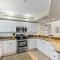 Beachside Bliss Walk to Beach Great Amenities OW5-401