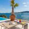 Villa Maris, 10m from beach, infinity pool