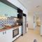 Socio Tower 2 - Neat Two Bedroom - Dubaj