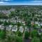 Gorgeous 2 Queen Bedroom Apartment in North Buffalo with 70 inch TV