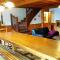 Cozy, spacious, quiet, with views of the slopes. - Comus