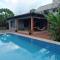 Casa de huespedes con piscina privada - Villa Tunari