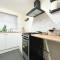 Cosy home, family & contractor friendly 4 bedroom near Leeds centre, sleeps 7 - Leeds