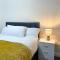 Cosy Home, Family & Contractor Friendly 4 Bedroom Near Leeds Centre, Sleeps 7