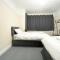 Cosy home, family & contractor friendly 4 bedroom near Leeds centre, sleeps 7 - Leeds