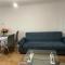 Charming Escape: 2BR Home with Parking - 阿夫雷